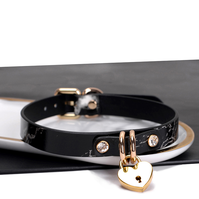 Strict Leather Collar with Chain - Heart Lock